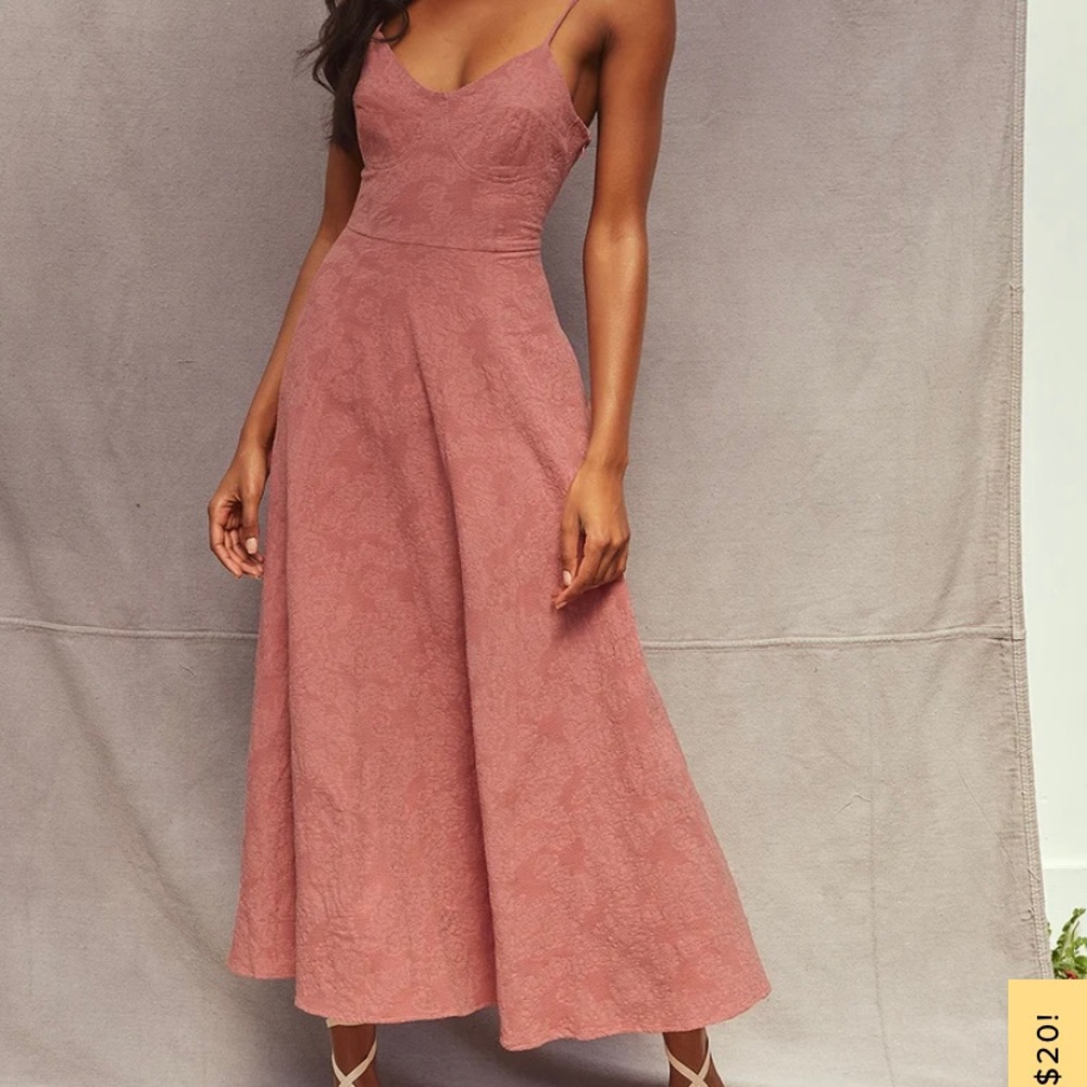 Lulu’s dusty rose midi dress